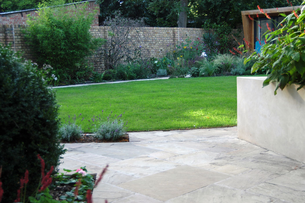 Breeze Garden Design - A large town garden design, Ealing, West London