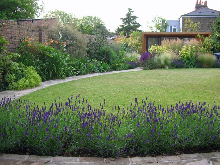 Breeze Garden Design - A large town garden design, Ealing, West London